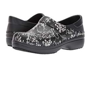 EUC Neria Pro graphic Clog